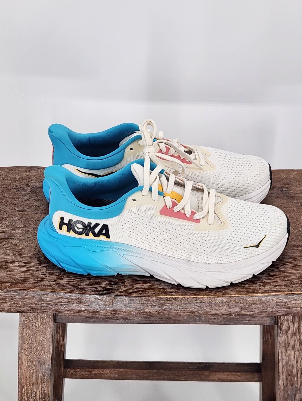 Women’s  One One HOKA Arahi 7 Blanc De Blanc Swim DaySize 8.5 B